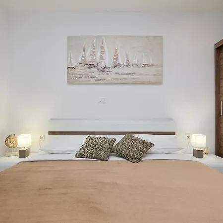 Hedera Estate, Hedera A38 *