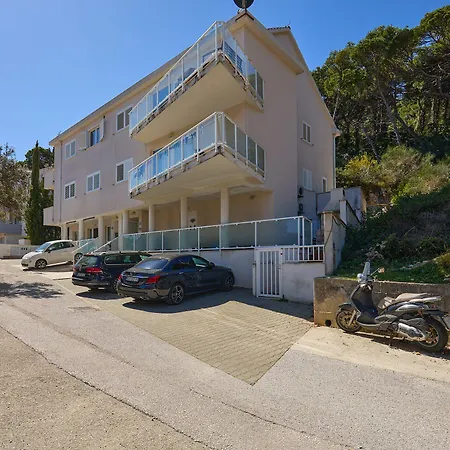 Hedera Estate, Hedera A38 Dubrovník